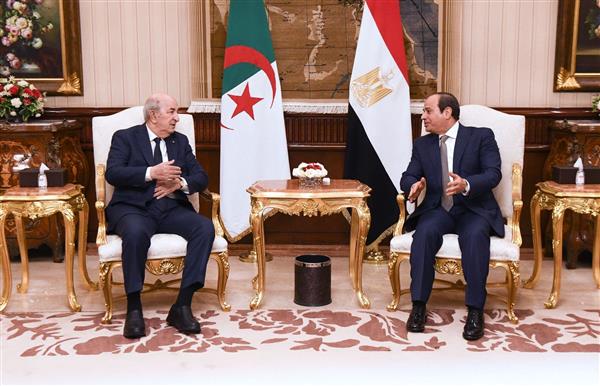 الرئيس السيسي يعقد جلسة مباحثات مع نظيره الجزائري في قصر الاتحادية