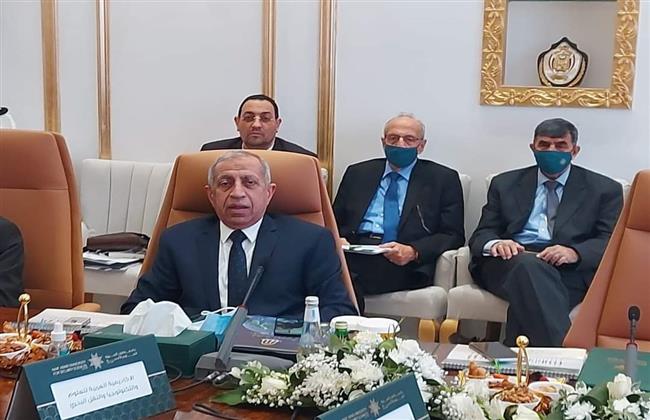 «عبد الغفار»: الدراسة بالأكاديمية العربية تركز على التحول الرقمى وبناء القدرات 