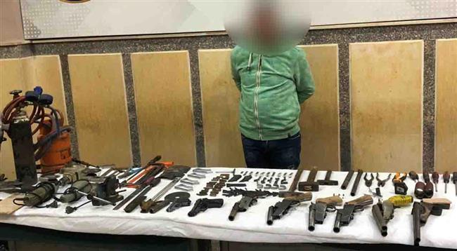 حبس مسجل خطر بالفيوم لإدراته مصنع لتصنيع الأسلحة 