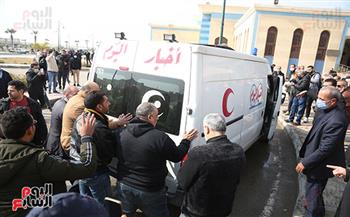   وصول جثمان الكاتب الصحفى ياسر رزق لمسجد المشير