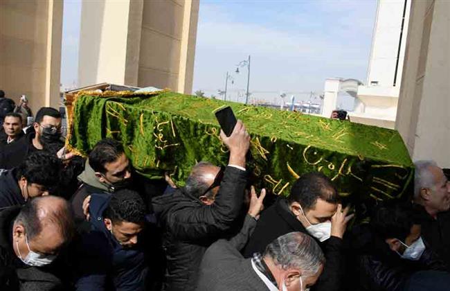 خروج جثمان ياسر رزق من مسجد المشير 