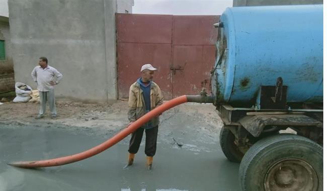 رفع تراكمات مياة الأمطار بالشوارع والميادين بالبحيرة