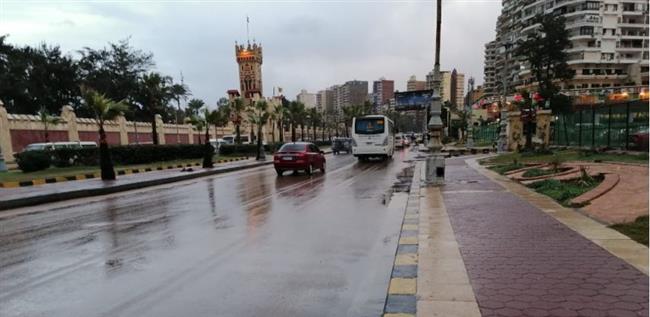 أمطار غزيرة ومتوسطة وانخفاذ شديد بدرجة الحرارة بالإسكندرية 
