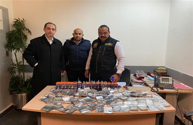 ضبط راكب بمطار القاهرة حاول تهريب كمية من مستلزمات زراعة الأسنان 