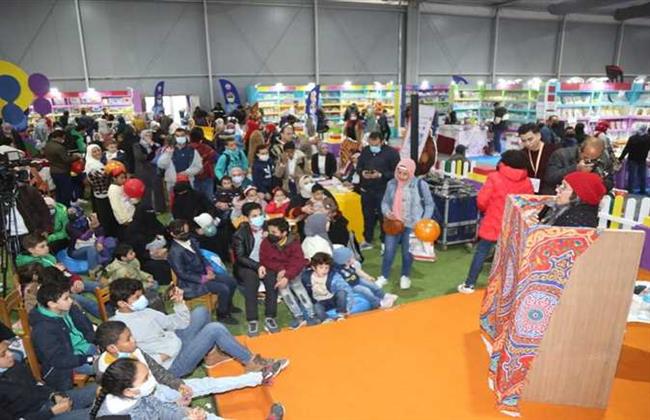 الذكاء الاصطناعي يجذب الجمهور لجناح الطفل في معرض القاهرة الدولي للكتاب