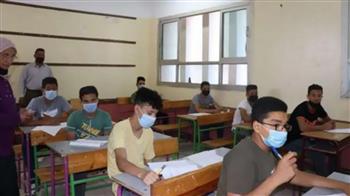   طلاب الشهادة الإعدادية بالقليوبية يبدأون امتحان اللغة العربية للترم الأول