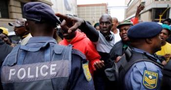   الشرطة الجنوب إفريقية تعتقل مشبه فيه بإحراق مبنى البرلمان