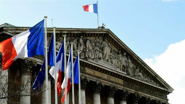 رئيس الجمعية الوطنية الفرنسية ووزيرة المساواة يعلنان إصابتهما بـ«كورونا»