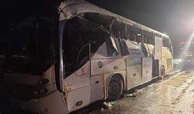 مصرع وإصابة 12 شخص في إنقلاب أتوبيس بطريق «رأس غارب _ الغردقة»|| صور