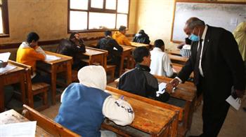   إحالة طالبين استخدام المحمول في الغش أثناء امتحانات الإعدادية ببني سويف  