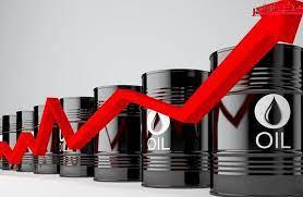   أسعار النفط ترتفع إلى 90 دولار وسط مخاطر جيوسياسية