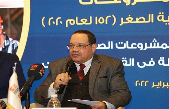 عباس: وقف الدعاوى الجنائية ضد المشروعات غير الرسمية بعد الرخصة المؤقتة