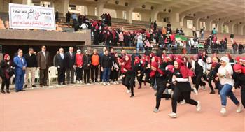   800 طالب وطالبة بأسرة «من أجل مصر» يشاركون في اليوم الرياضي بجامعة القاهرة