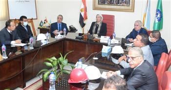 محافظ الإسكندرية ووزيرة البيئة يتفقدان عددا من المنشآت الصناعية بالمحافظة