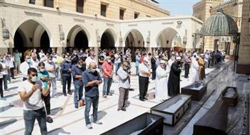 هل تجوز صلاة الجنازة على الميت وأنا خارج البلاد؟
