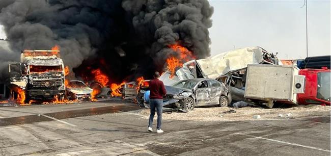 المعاينة : السرعة الزائدة لتريلا وراء حادث تصادم سيارات الدائرى الأوسطى 