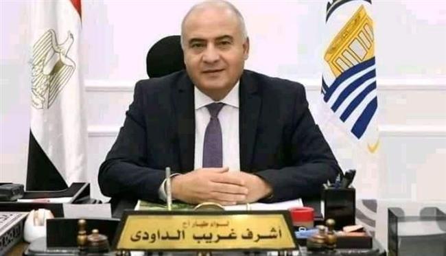 محافظ قنا يهني الأقباط بعيد الميلاد المجيد 