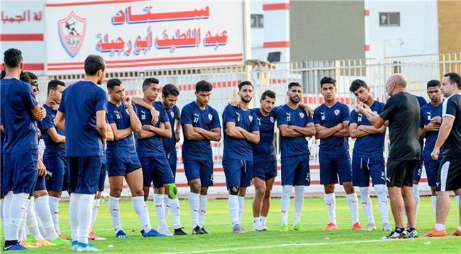 كارتيرون يخصص فقرة ترفيهية للاعبين 