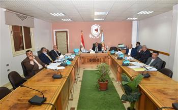لجنة اختيار القيادات الإدارية بجامعة سوهاج تواصل أعمالها مع المرشحين لوظيفة "أمين مساعد"