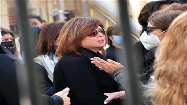 إلهام شاهين توضح سبب صلاتها في جنازة مها أبو عوف بدون حجاب.. فيديو