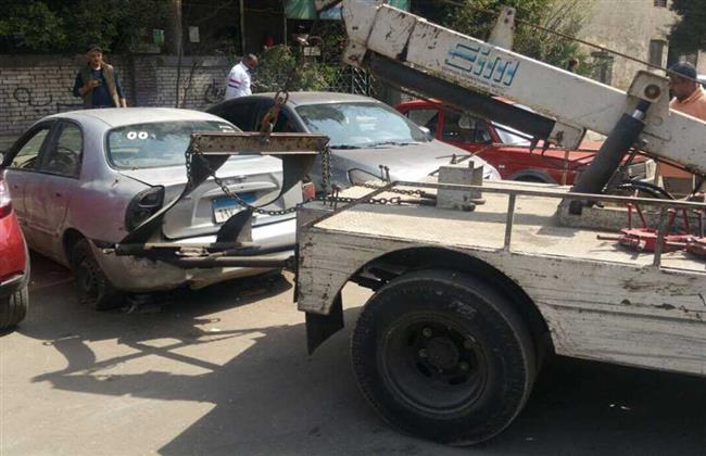 رفع 66 سيارة ودراجة نارية متروكة ومتهالكة من الشوارع خلال ٢٤ ساعة