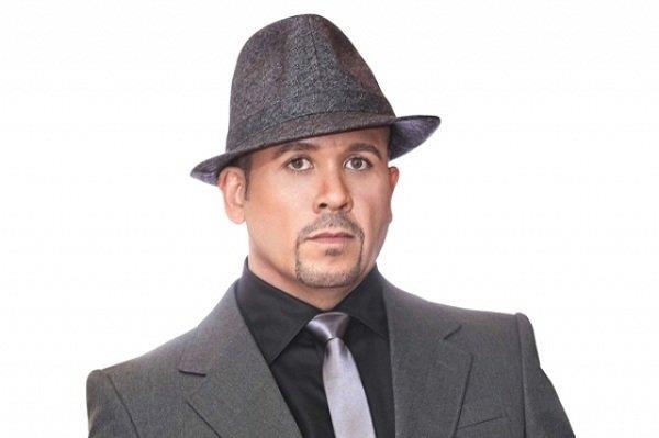 وفاة والد الفنان هشام عباس بعد صراع طويل مع المرض