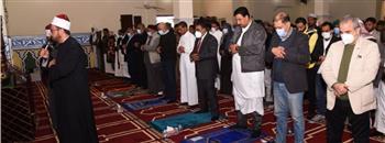 محافظ مطروح يزور مدينة سيدي براني ويفتتح المسجد الكبير   