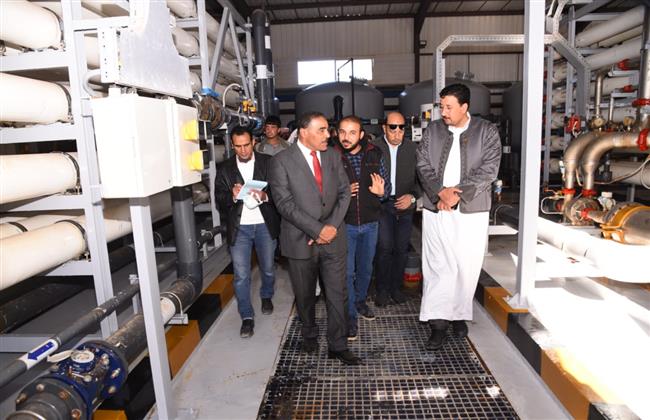 محافظ مطروح يتفقد محطة تحلية المياه ببرانى 