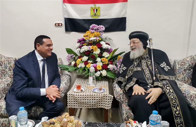 محافظ البحيرة يقدم التهنئة بعيد الميلاد المجيد لقداسة البابا تواضروس