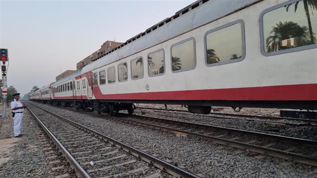 عودة انتظام حركة القطارات علي خط منوف بعد إخماد الحريق