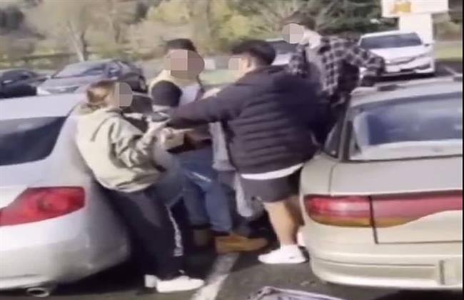 جرائم العنصرية في المدارس الأمريكية ... أب ابيض يهدد بقتل زميل ابنته الأسود  