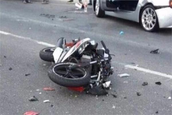 بسبب الشبورة المائية.. مصرع شاب بحادث انقلاب دراجه نارية فى أسيوط 