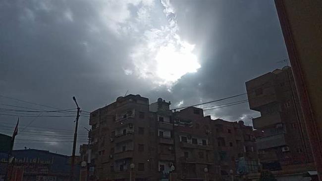 هطول أمطار بمناطق متفرقة في أسيوط والمحافظ يعلن حاله الطوارىء