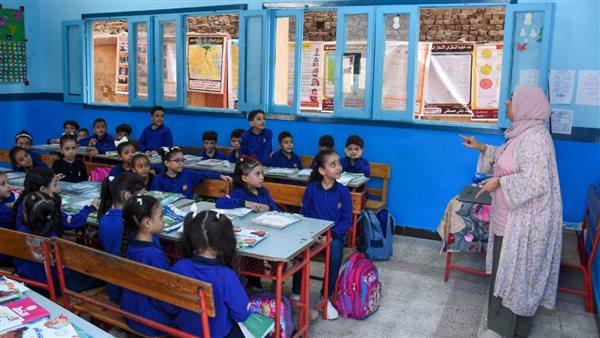  تعليم الأسكندرية :"٢٧٤١ مدرسة أنتظمت بالدراسة اليوم" 