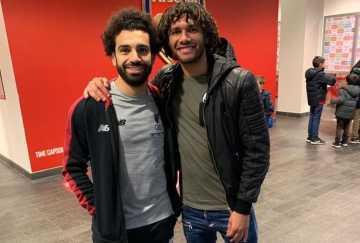 على هامش قمة أرسنال وليفربول.. الننى يحتفى بلقاء محمد صلاح 