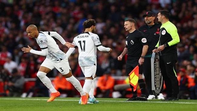 كلوب يفسر قراره المفاجئ تجاه محمد صلاح أمام أرسنال 