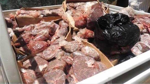 ضبط 4 أطنان لحوم ودواجن فاسدة معدة للبيع بسلسلة مطاعم شهيرة