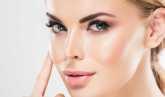 لأصحاب البشرة الدهنية.. 3 طرق يجب اتباعها عند استخدام مستحضرات التجميل