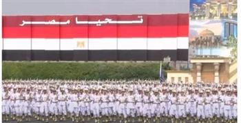   الرئيس السيسي يشهد العرض العسكري للخريجين الجدد بعلم مصر