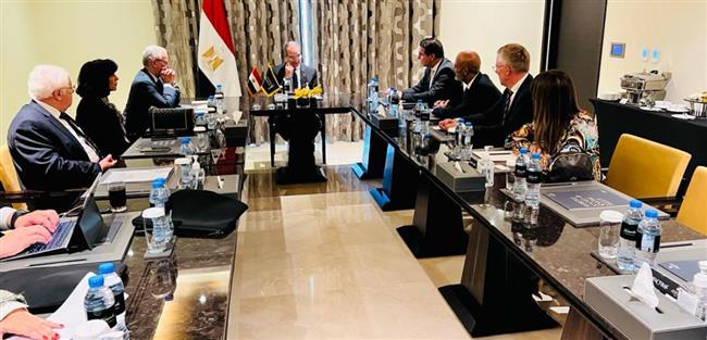 وزير الاتصالات يبحث مع لينوفو و هواوي العالميتين فرص الاستثمار فى مصر 