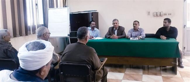 محافظ أسيوط: ندوات إرشادية وحملات مكافحة الحرق المكشوف للمخلفات الزراعية 