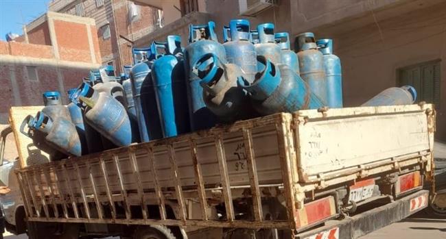 ضبط سيارة بها ٥٤ إسطوانة بوتاجاز قبل بيعها بالسوق السوداء بالإسكندرية 