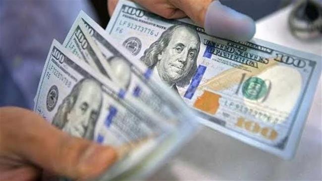 الدولار يصعد بقوة ويهوي بـ أسعار النفط العالمية