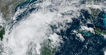   العاصفة الإستوائية "كارل" تتشكل قبالة الساحل الجنوبي للخليج في المكسيك