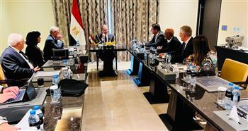 وزير الاتصالات يجرى مباحثات مع كبرى الشركات العالمية