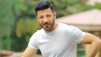 إياد نصار "أقرع وبكرش" في فيلم "المطاريد".. صورة