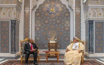 سلطان عمان يبحث مع رئيس زنجبار علاقات التعاون