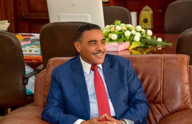 محافظ مطروح: حصر الإشغالات والمباني وشبكات البنية التحتية على مسار الطريق الساحلي