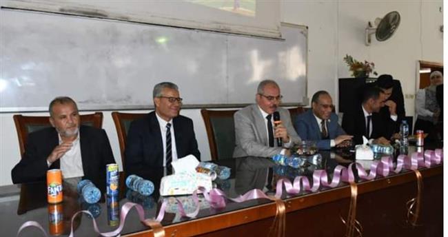 رئيس جامعة القناة يلتقي الطلاب الجدد ويأكد أن للحرم الجامعي أعرافه وتقاليده 