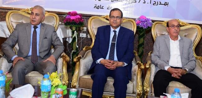 رئيس جامعة سوهاج يكرم الدكتور كريم مصلح عميد عمداء كلية الآداب لبلوغه السن القانوني
